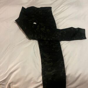 SPANX size Large camouflage leggings